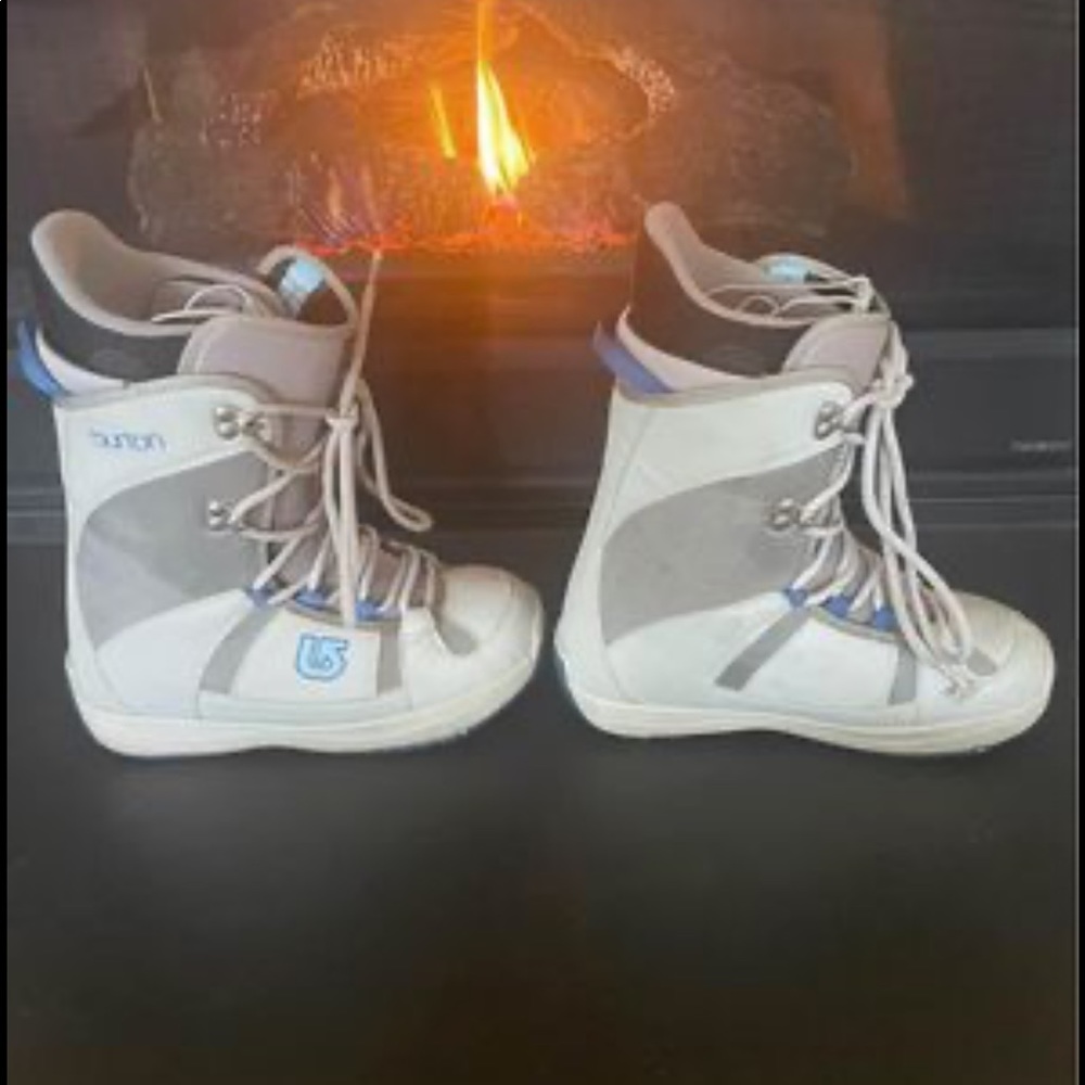 Burton Tribute snowboard boots size 8 women’s